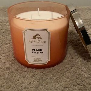 White Barn 3 wick scented candle - Peach Bellini